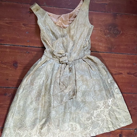 Vintage 50s gold brocade cinched cocktail dress small - Picture 2 of 8